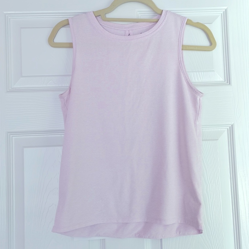 Athleta open-back tank, frosted lavender. Size XS. Polyester. Excellent cond.